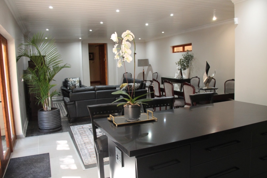 5 Bedroom Property for Sale in Waverley Free State